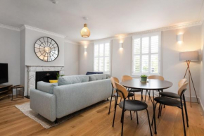 Period Henley 2 bed apt with parking for 1 car
